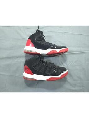 Nike Jordan Max Aura Black Gym Red Sneakers Size 7Y AQ9214 006 Shoes Boys Youth